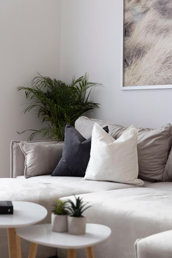 Luxurious & Spacious Central Residence With Balcony Boedapest Buitenkant foto