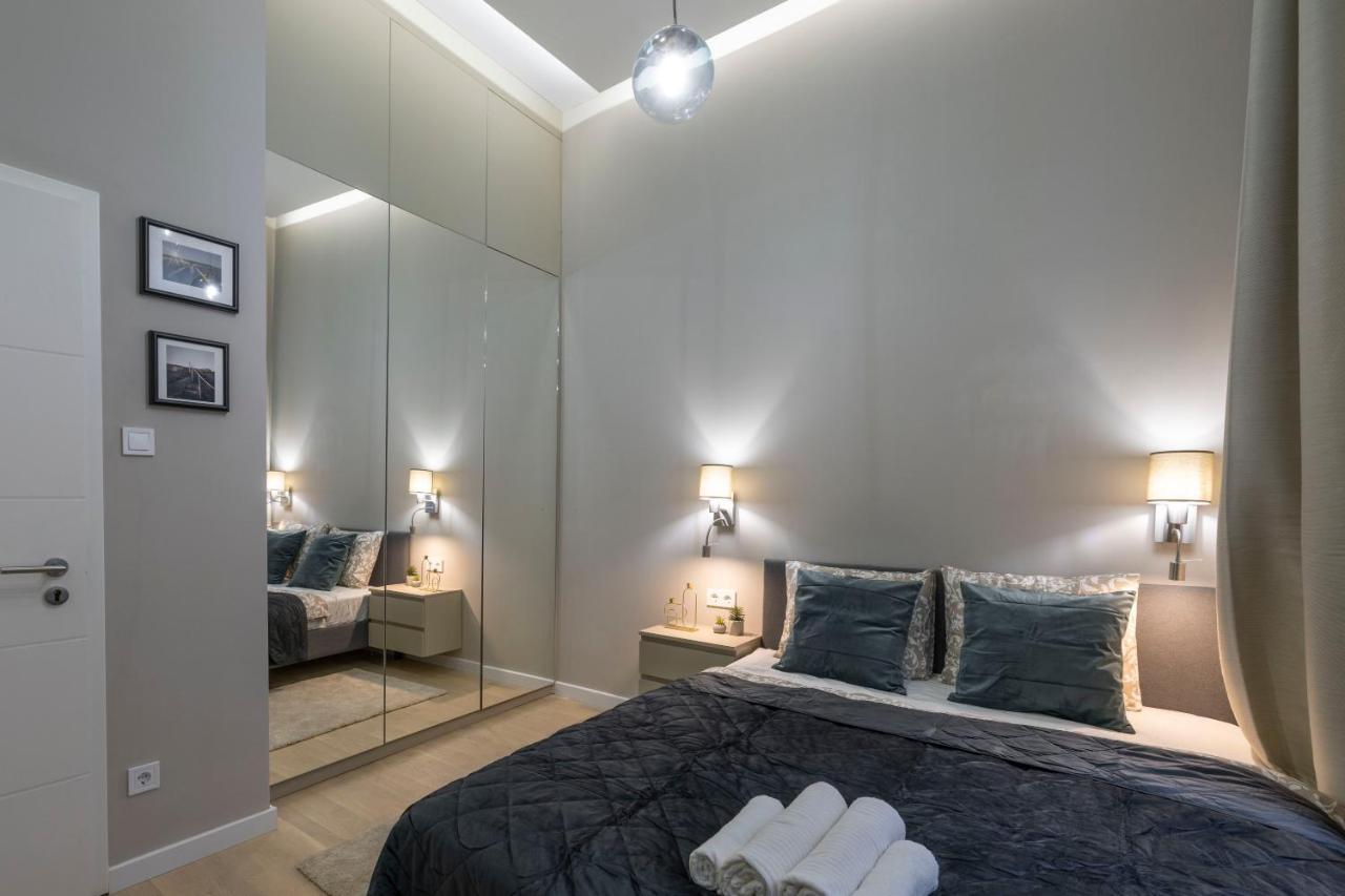 Luxurious & Spacious Central Residence With Balcony Boedapest Buitenkant foto