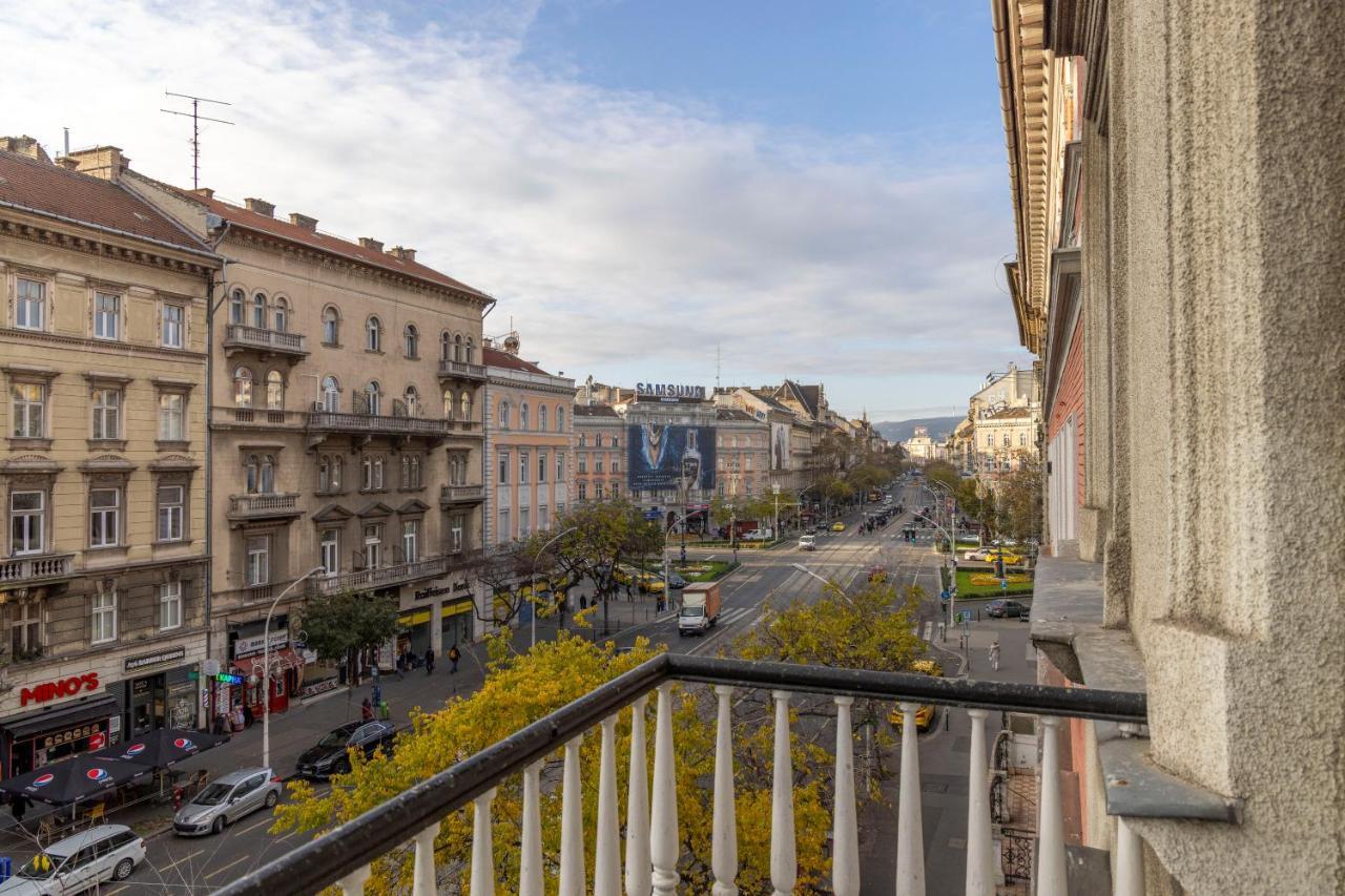 Luxurious & Spacious Central Residence With Balcony Boedapest Buitenkant foto