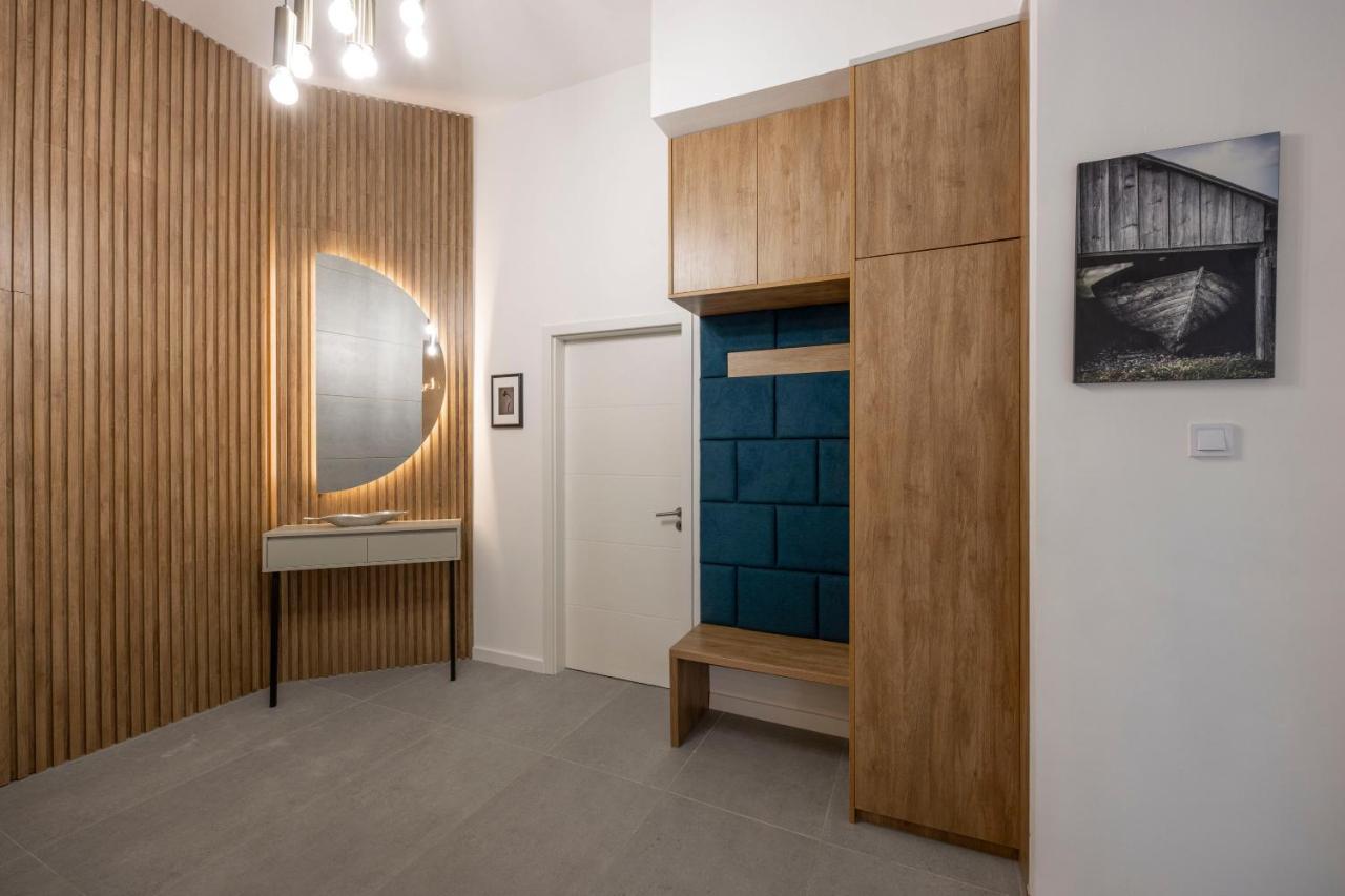 Luxurious & Spacious Central Residence With Balcony Boedapest Buitenkant foto